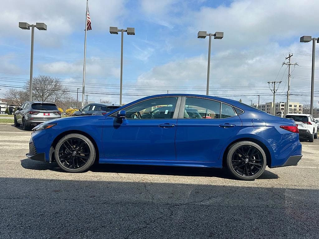 Certified 2025 Toyota Camry SE w/ Convenience Package image 2