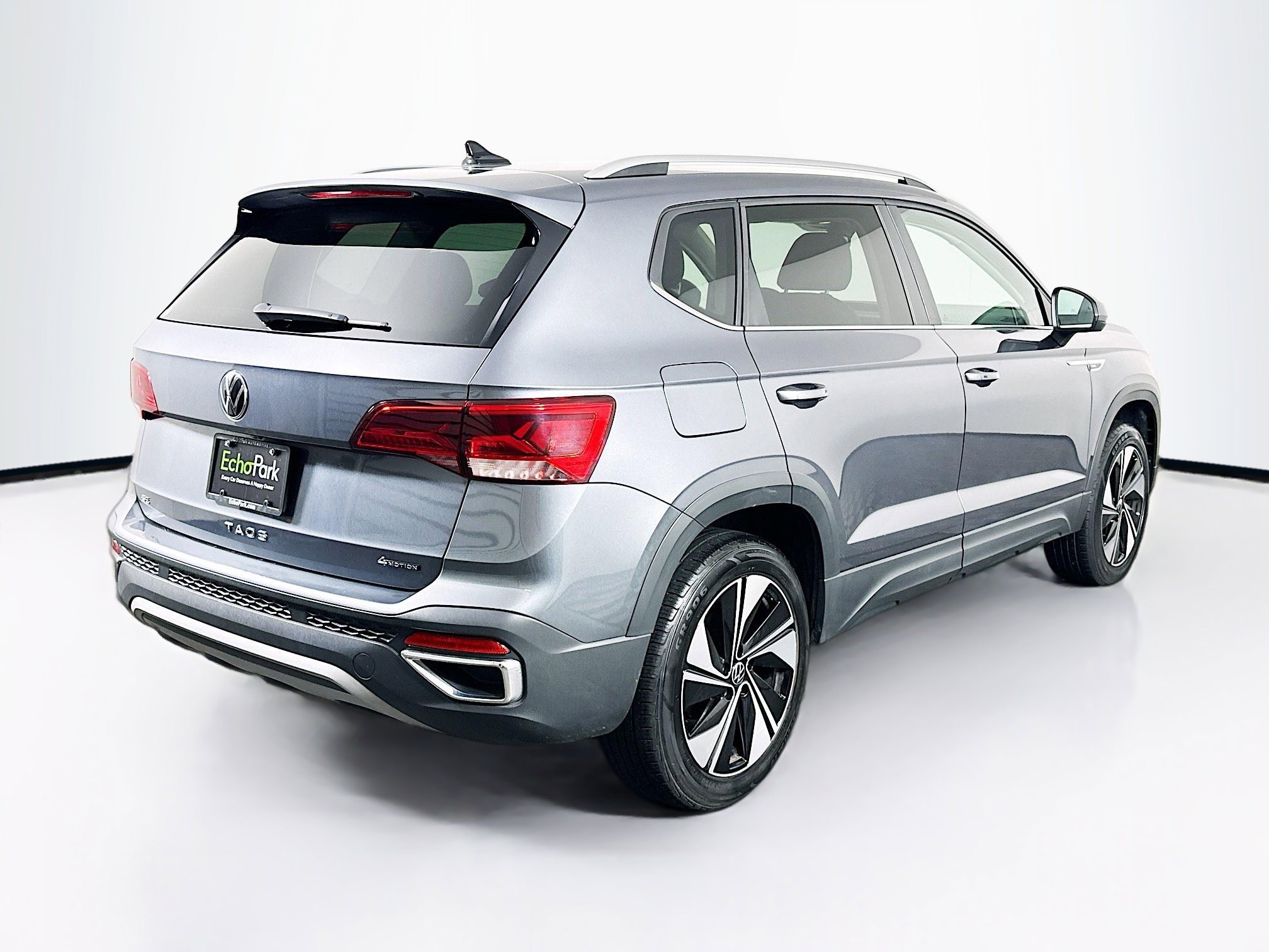 Used 2024 Volkswagen Taos SE image 9