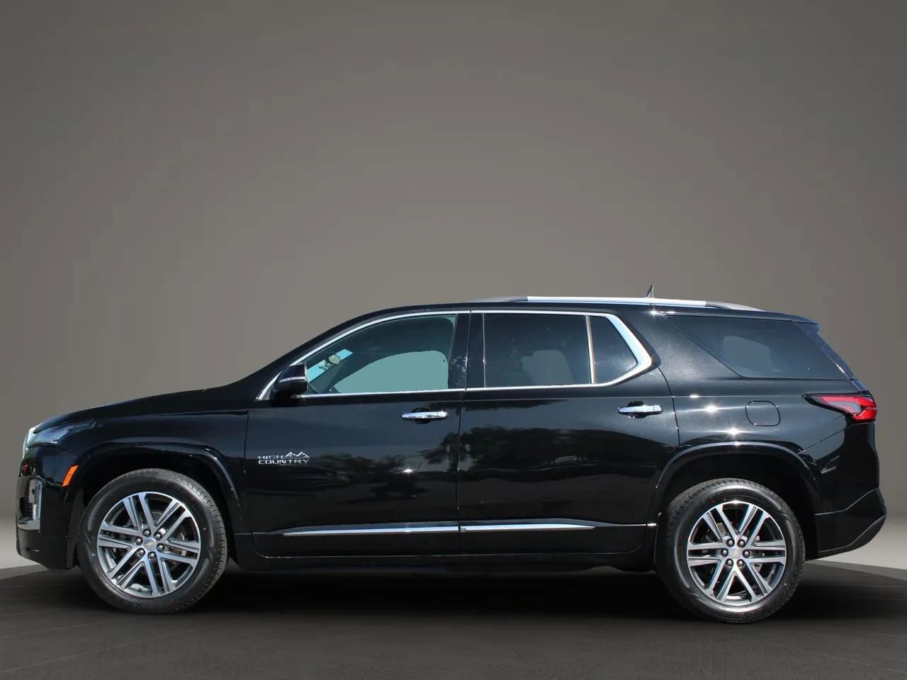 Used 2022 Chevrolet Traverse High Country image 4