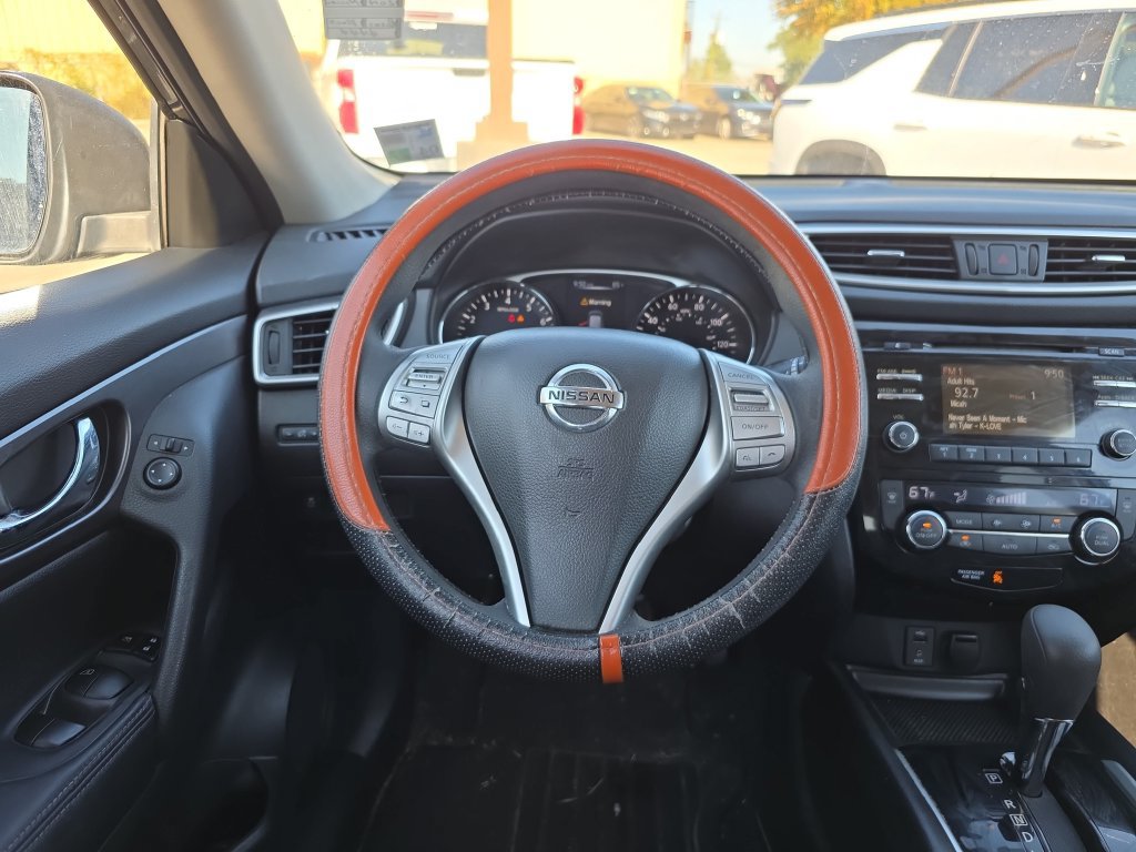 Used 2014 Nissan Rogue SV FWD image 17
