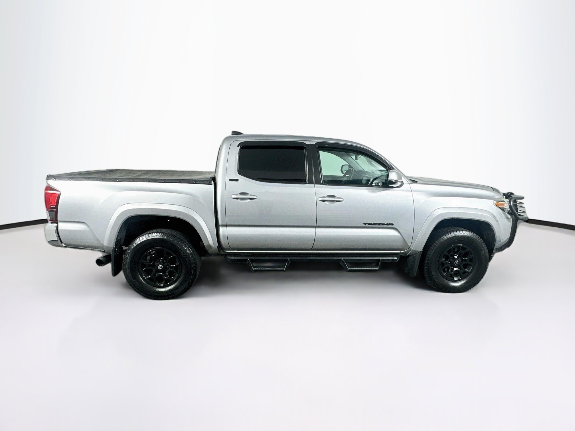 Used 2021 Toyota Tacoma SR5 RWD image 10