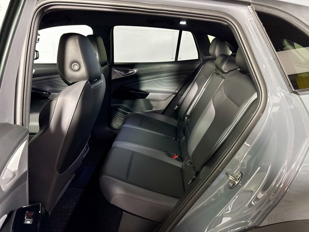 Certified 2025 Volkswagen ID.4 Pro S image 21