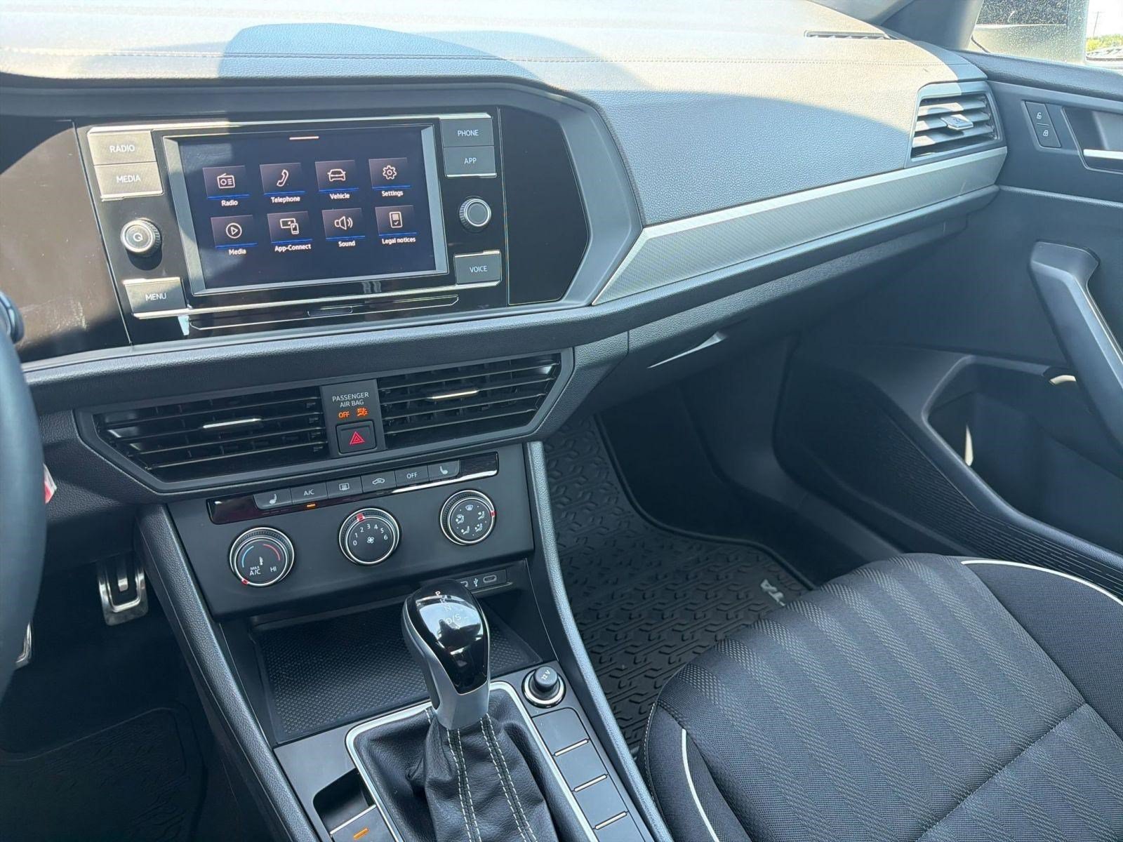Certified 2024 Volkswagen Jetta Sport FWD image 23