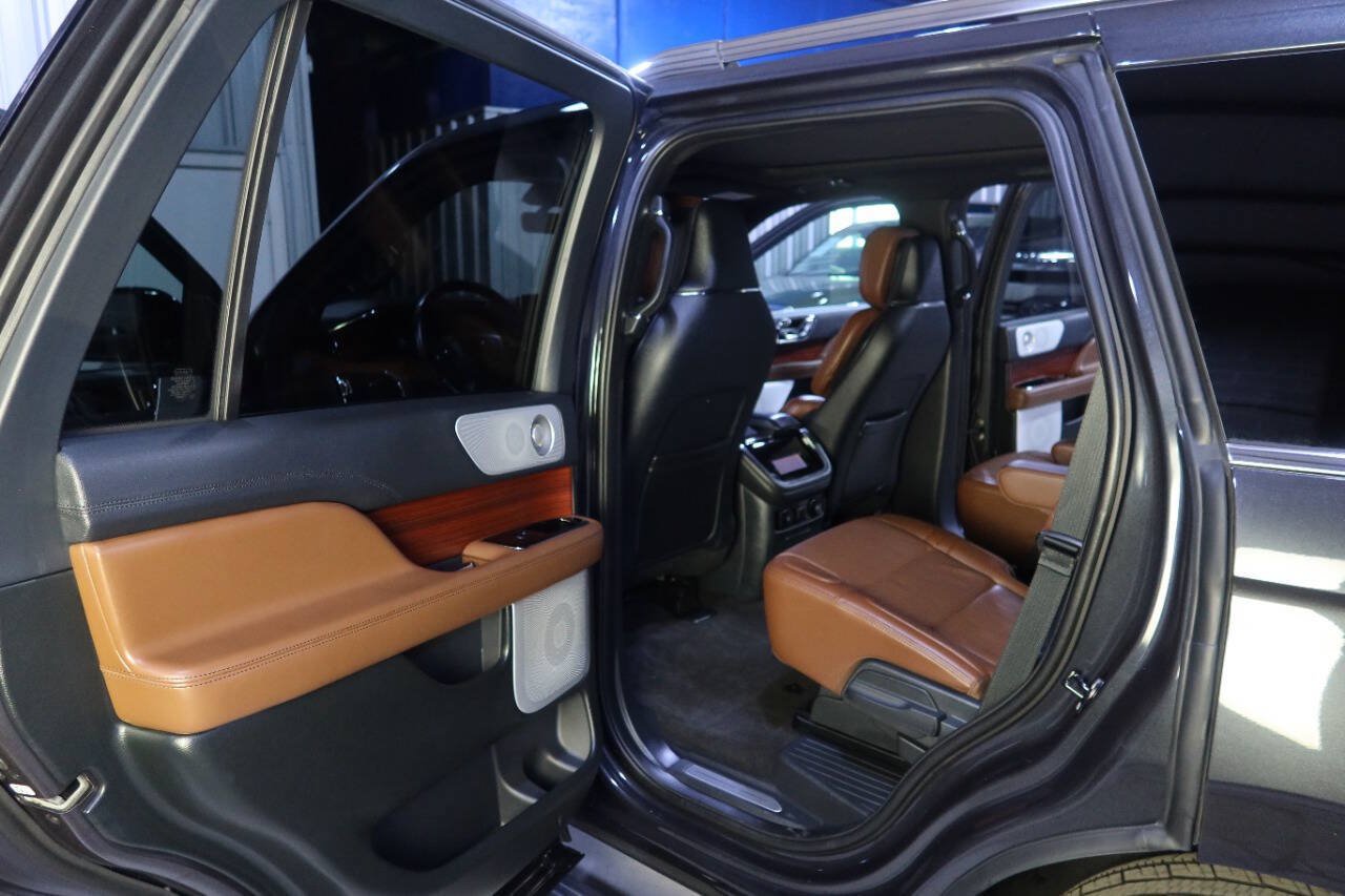 Used 2024 Lincoln Navigator Reserve AWD/4WD image 16