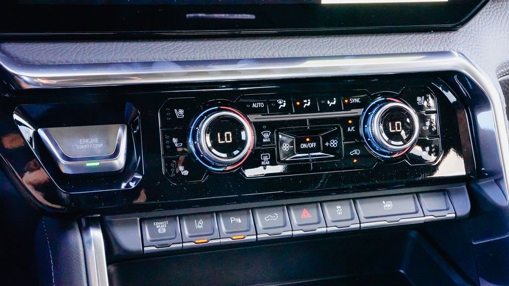 New 2026 GMC Sierra 3500 Denali w/ Denali Reserve Package image 19