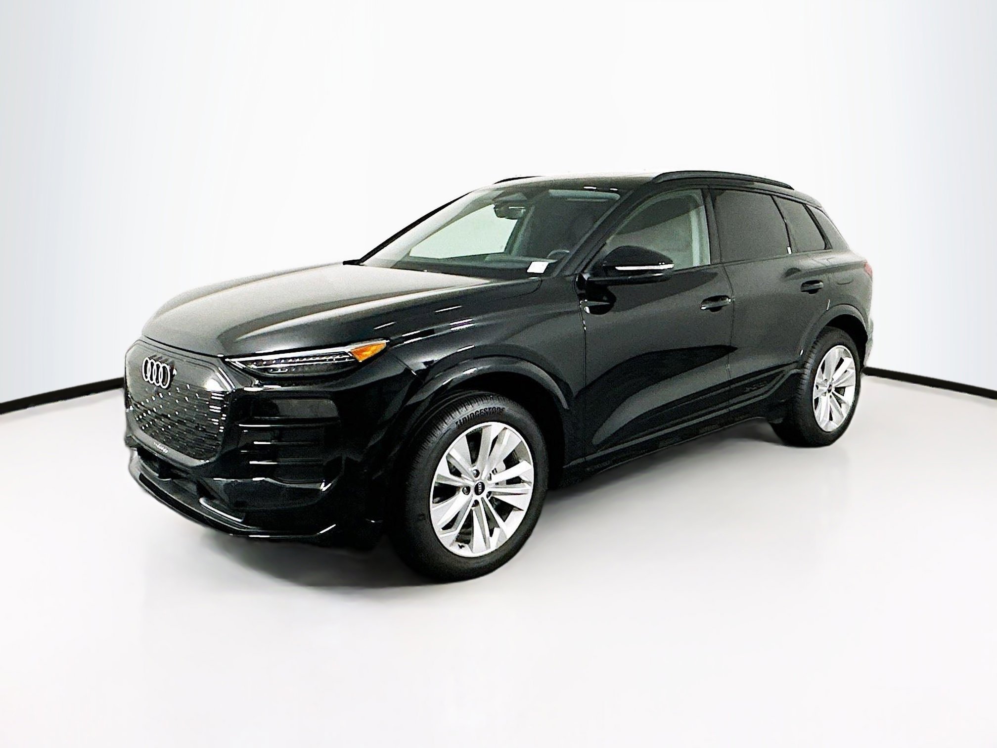 Used 2025 Audi Q6 e-tron Premium Plus w/ Premium Plus RWD image 3