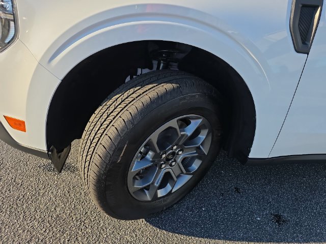 New 2026 Ford Maverick XLT w/ XLT Luxury Package FWD image 31
