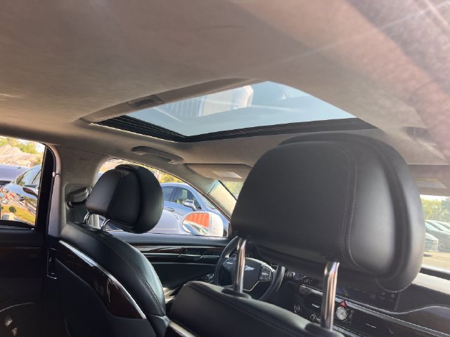 Used 2018 Genesis G90 3.3T Premium AWD/4WD image 35