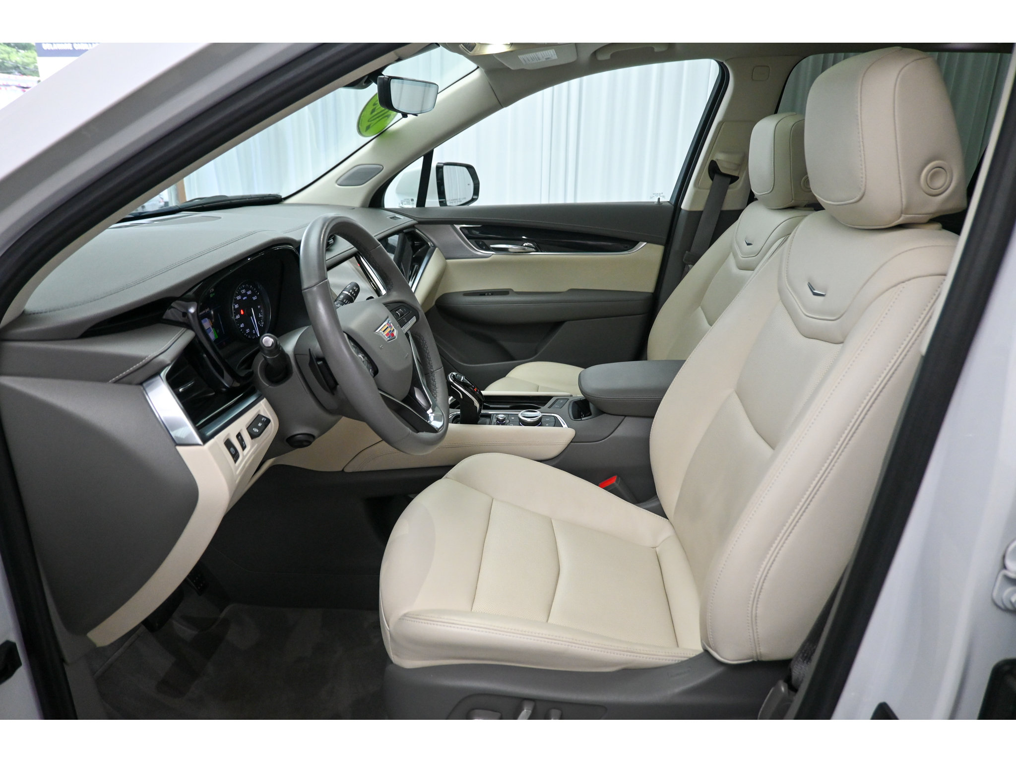 Certified 2023 Cadillac XT6 Premium Luxury w/ Technology Package AWD/4WD image 37