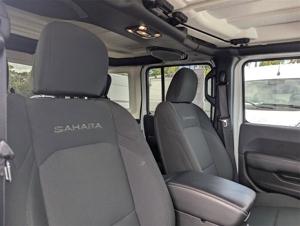 Used 2023 Jeep Wrangler Sahara image 11