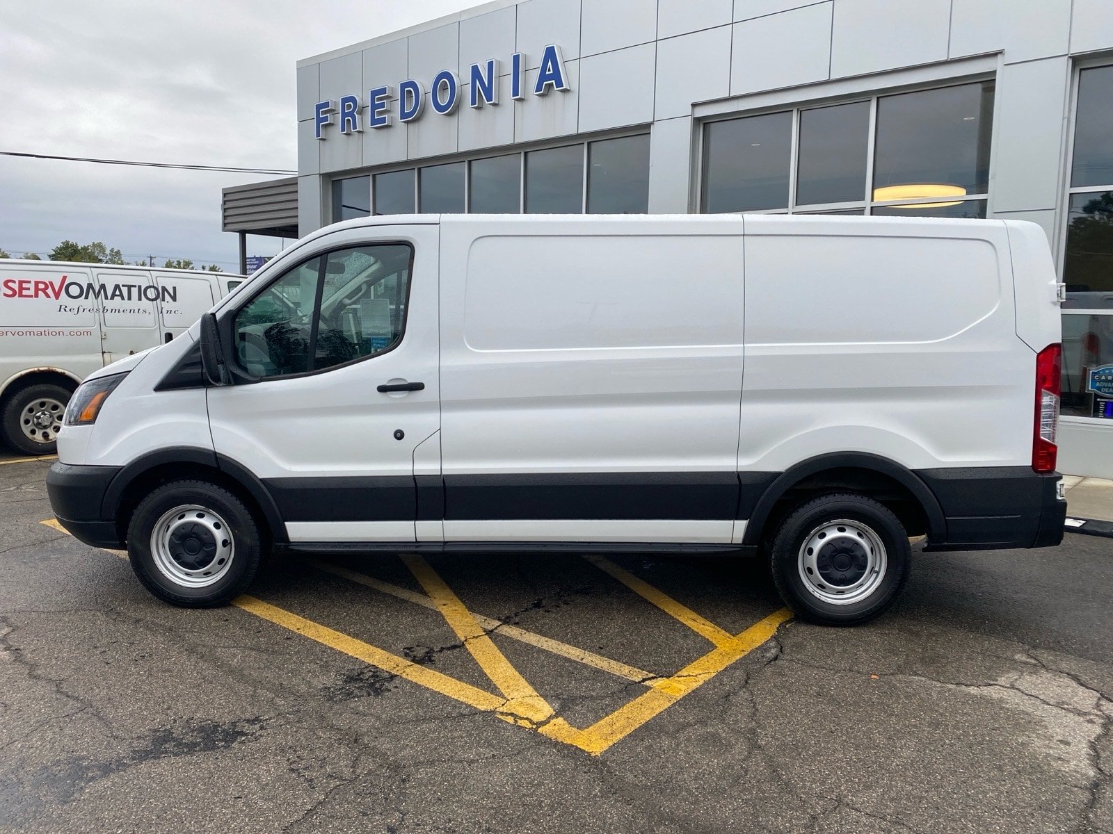 Used 2019 Ford Transit 150 130 Low Roof RWD image 3