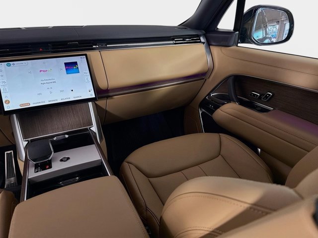 New 2026 Land Rover Range Rover SE image 26