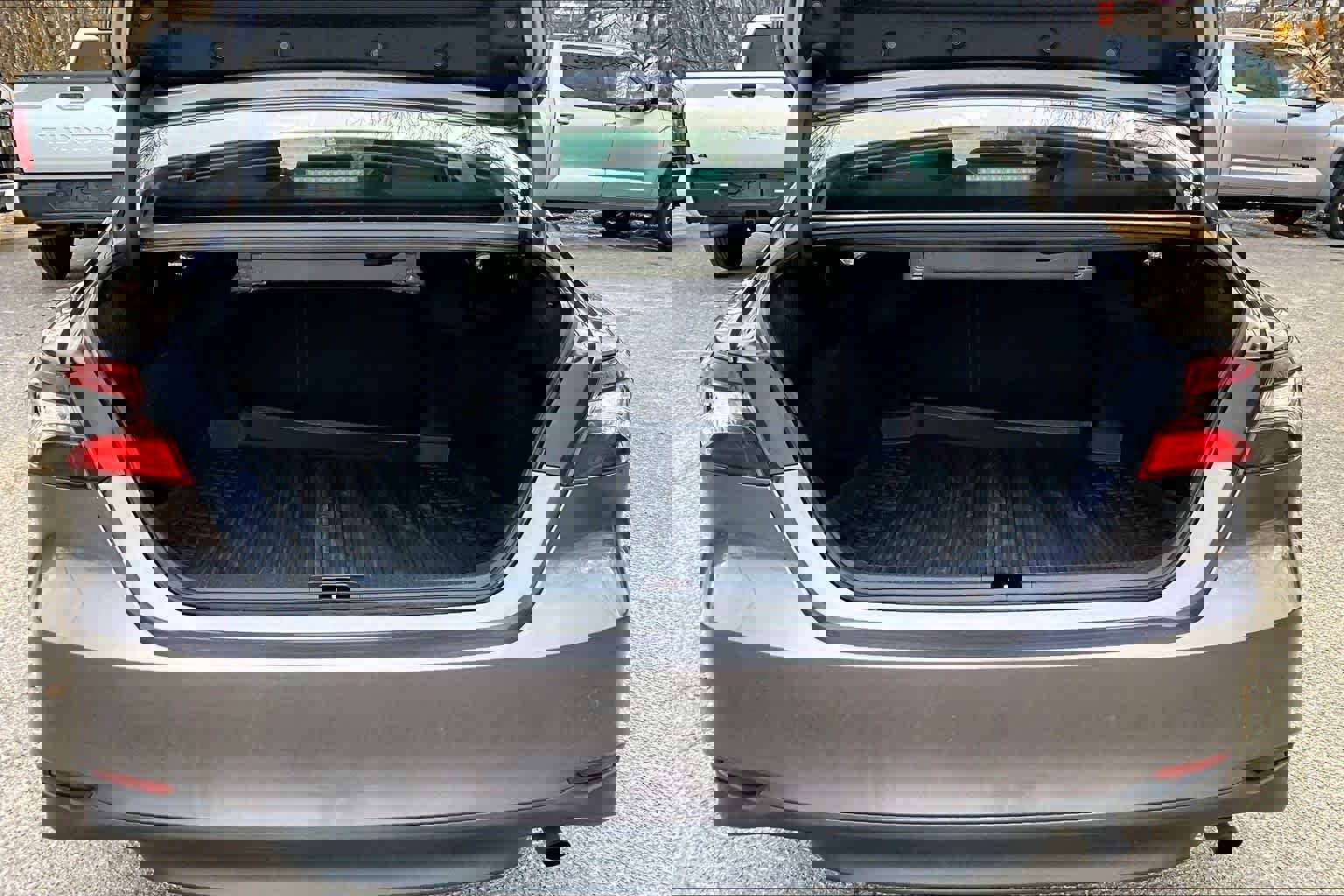 Used 2023 Toyota Camry LE image 30