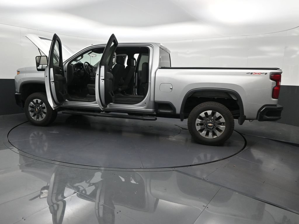 Used 2022 Chevrolet Silverado 2500 Custom w/ Custom Convenience Package AWD/4WD image 34