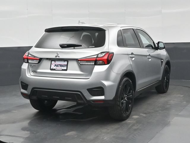 Used 2026 Mitsubishi Outlander Sport LE AWD/4WD image 2