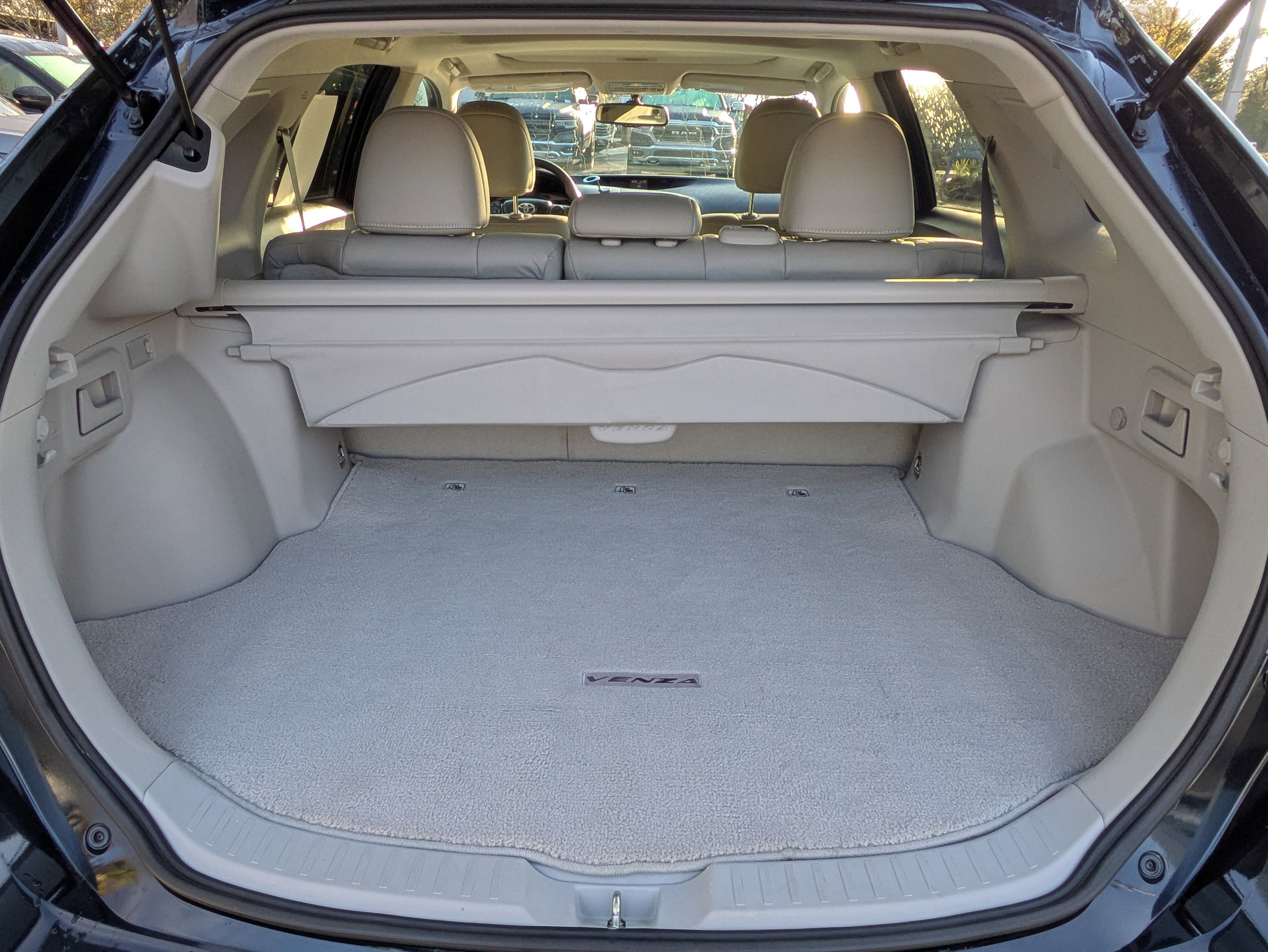 Used 2013 Toyota Venza XLE image 16