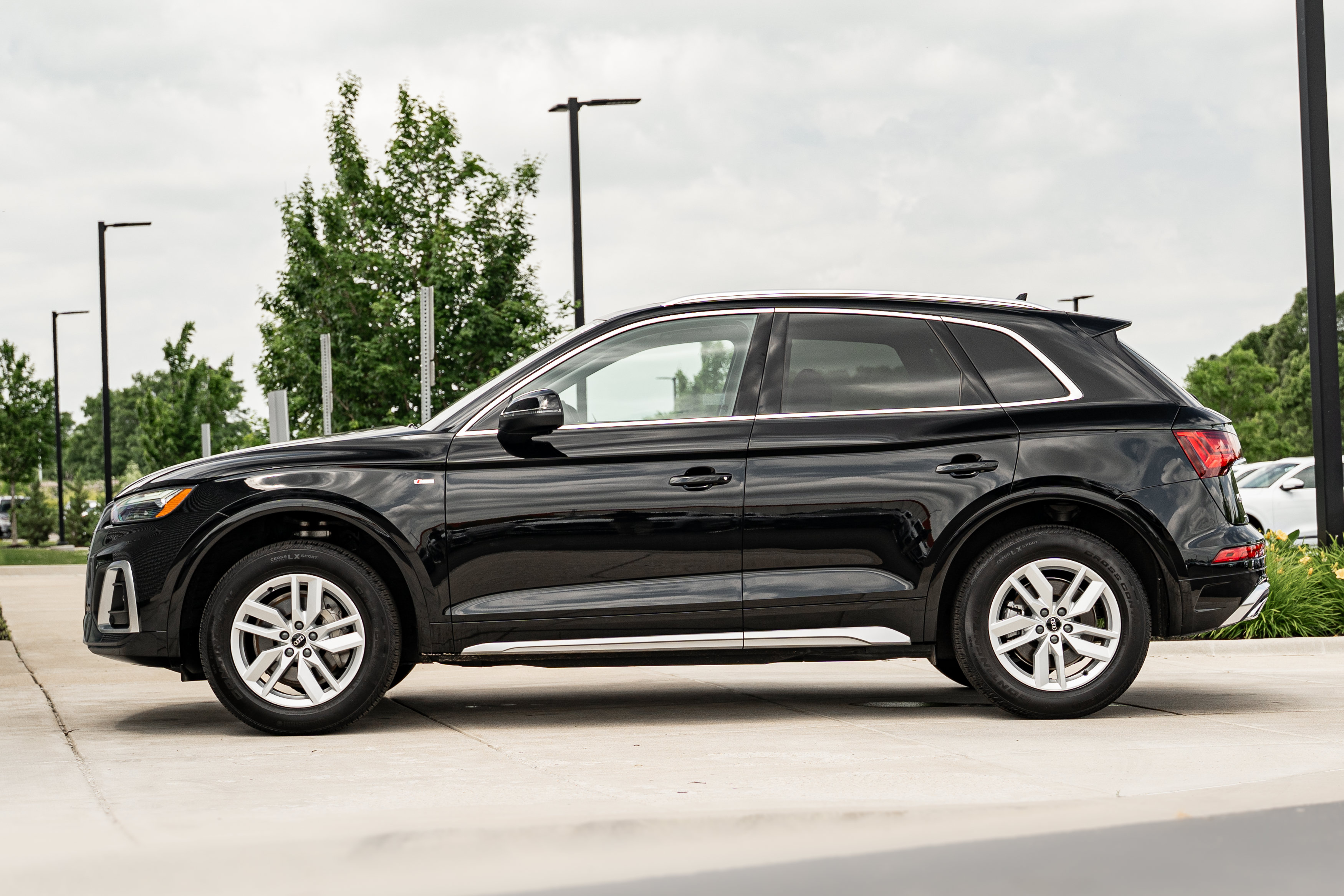 Certified 2023 Audi Q5 2.0T Premium w/ Convenience Package AWD/4WD image 6