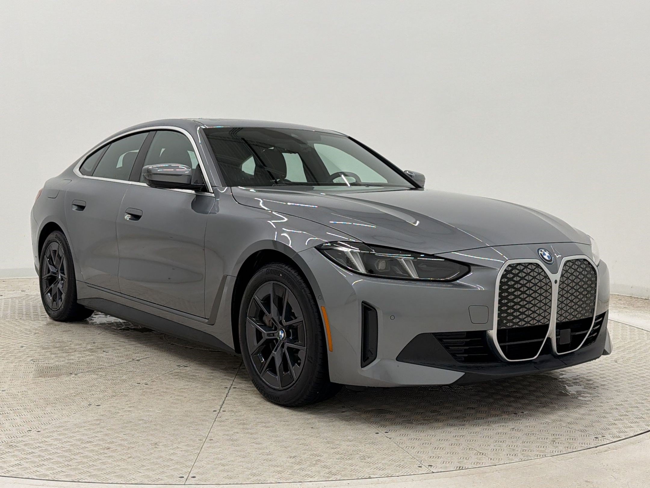 Used 2025 BMW i4 eDrive40 w/ Premium Package RWD image 7