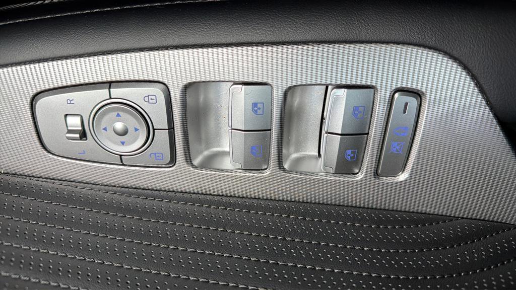 Used 2024 Hyundai Palisade Calligraphy image 28