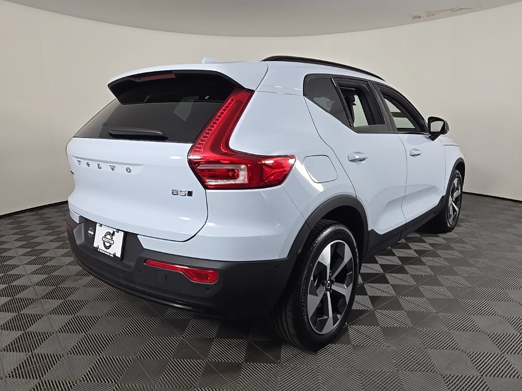 Certified 2026 Volvo XC40 B5 Plus AWD/4WD image 11