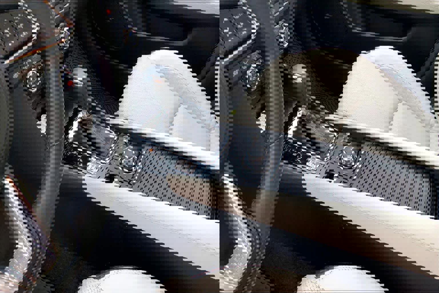 Used 2018 MAZDA MAZDA3 Grand Touring w/ Premium Equipment Package FWD image 17