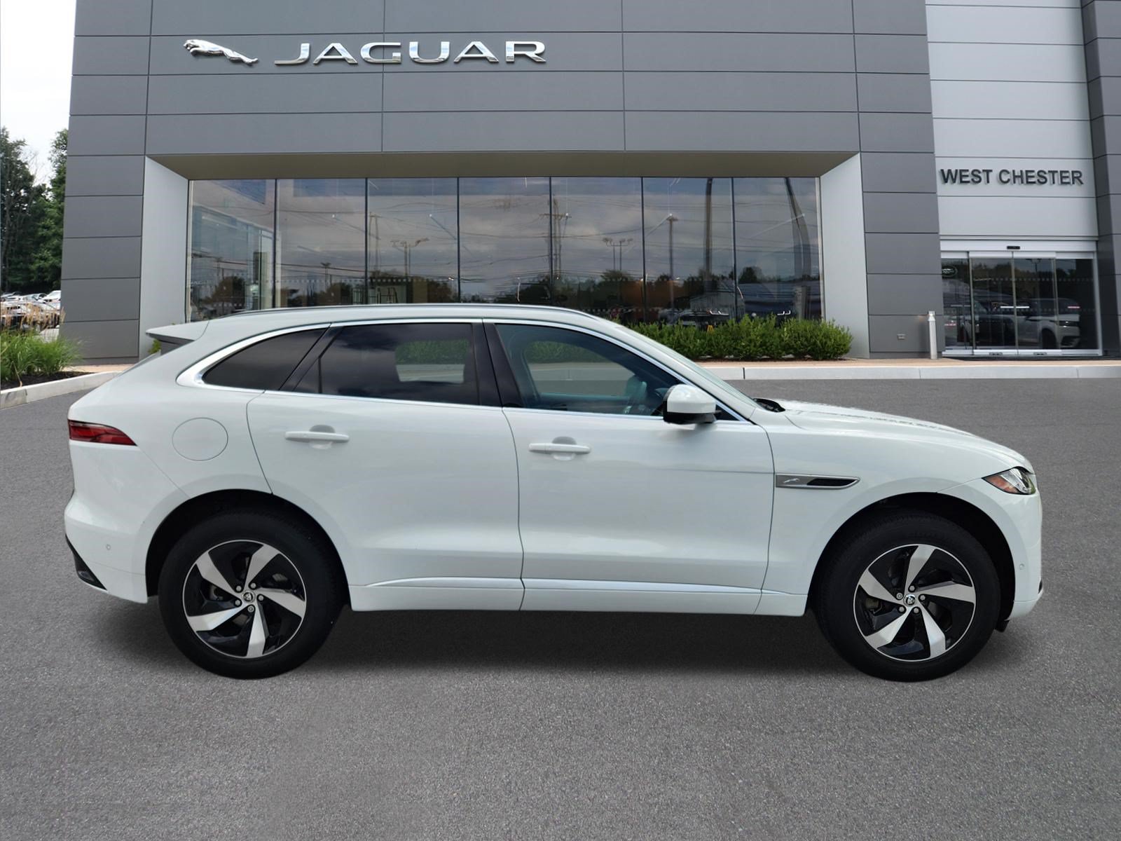 Certified 2026 Jaguar F-PACE R-Dynamic S AWD/4WD image 6