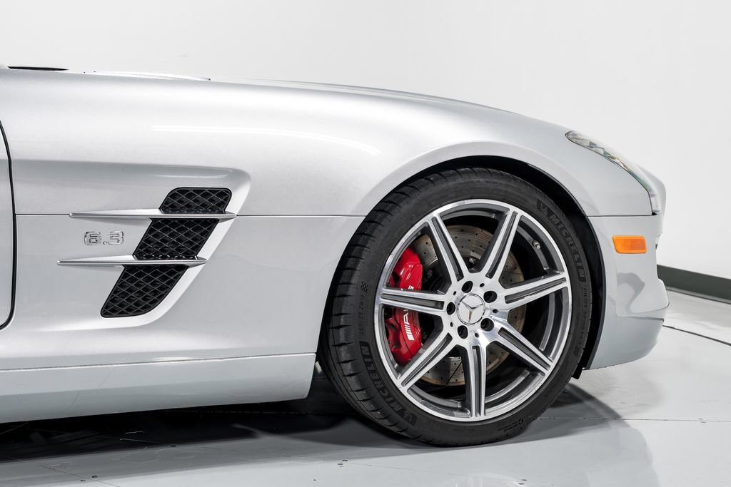 Used 2011 Mercedes-Benz SLS AMG Coupe image 40