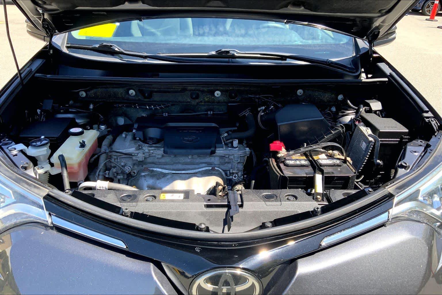 Used 2018 Toyota RAV4 Limited w/ All Weather Liner Package AWD/4WD image 30