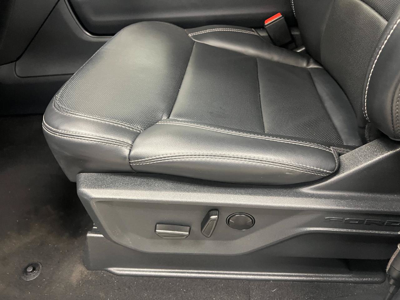 Used 2025 Ford Expedition Max Platinum AWD/4WD image 26