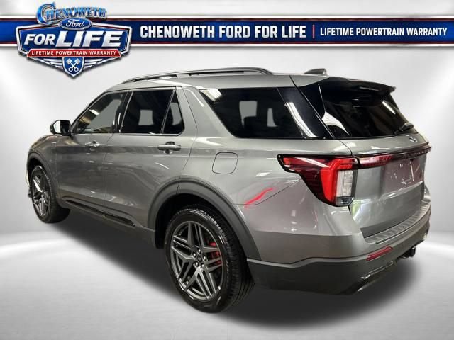 Used 2025 Ford Explorer ST-Line w/ ST-Line Street Pack AWD/4WD image 3