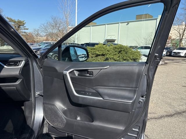 Used 2020 Toyota RAV4 LE w/ All Weather Liner Package image 32