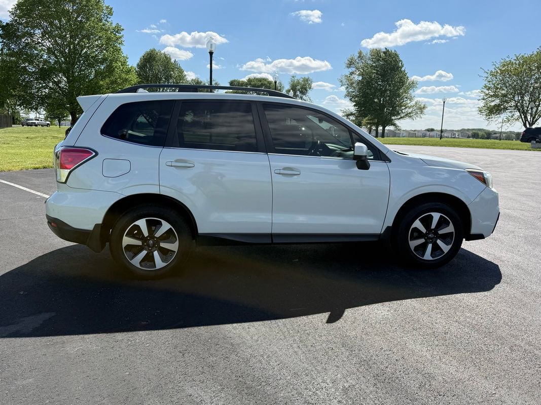 Used 2017 Subaru Forester 2.5i Limited AWD/4WD image 4