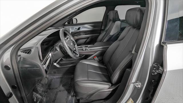 Used 2024 Cadillac Lyriq Tech RWD image 14