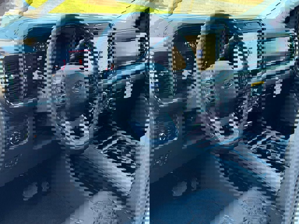 New 2026 Ford F250 Lariat w/ Black Appearance Package image 13