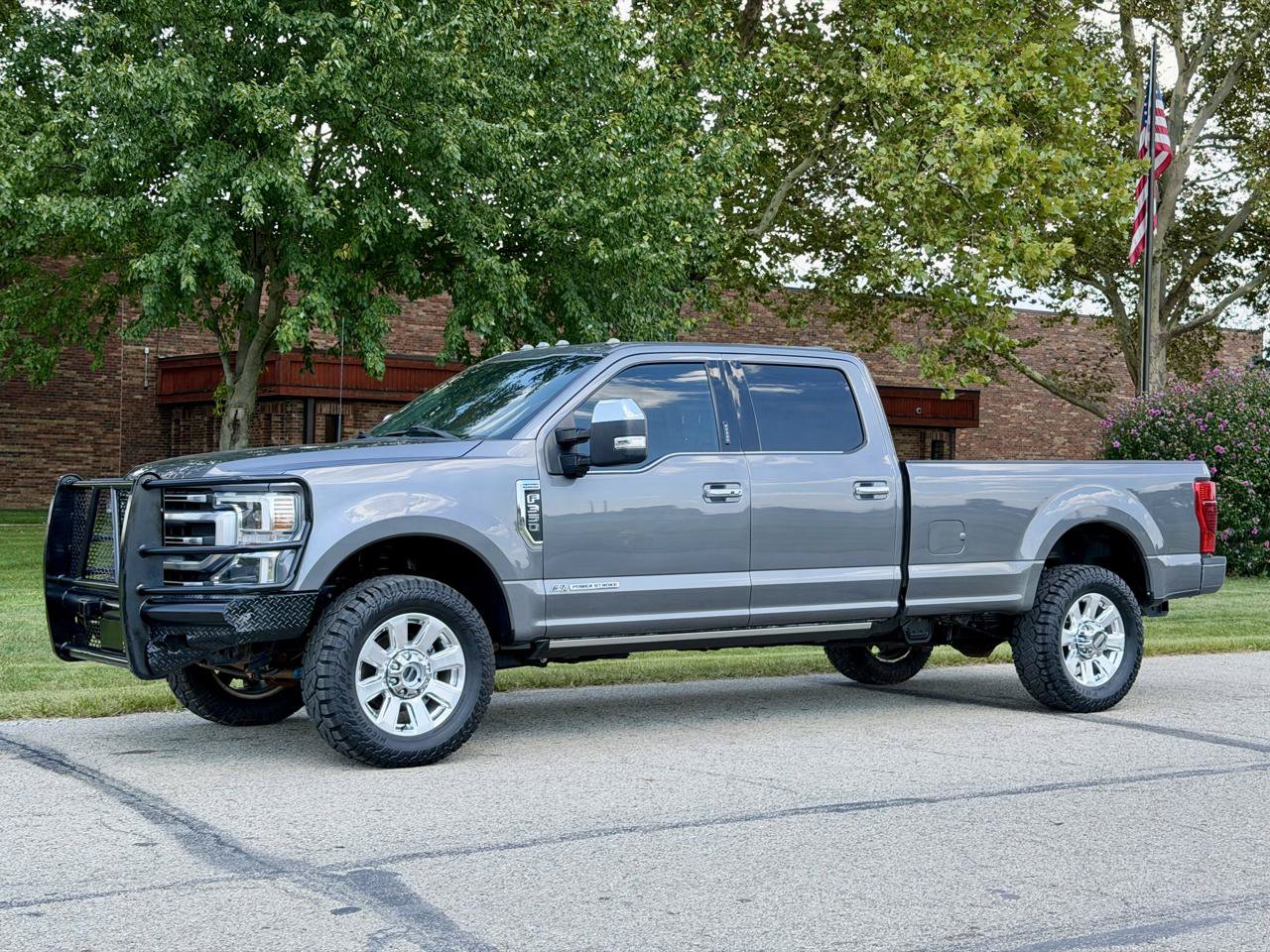 Used 2022 Ford F350 Platinum AWD/4WD image 2