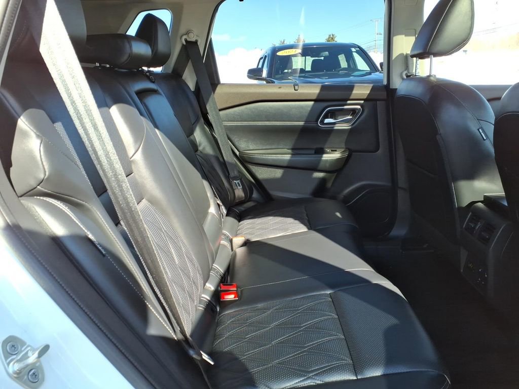 Certified 2023 Nissan Rogue Platinum w/ Platinum Premium Package image 7