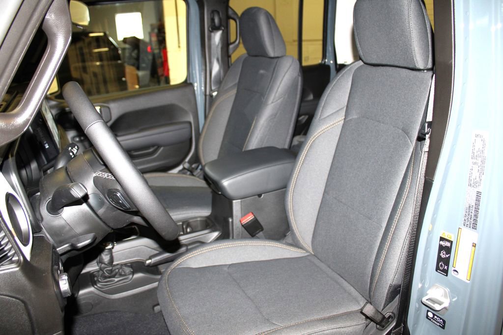 New 2025 Jeep Gladiator Sport image 28