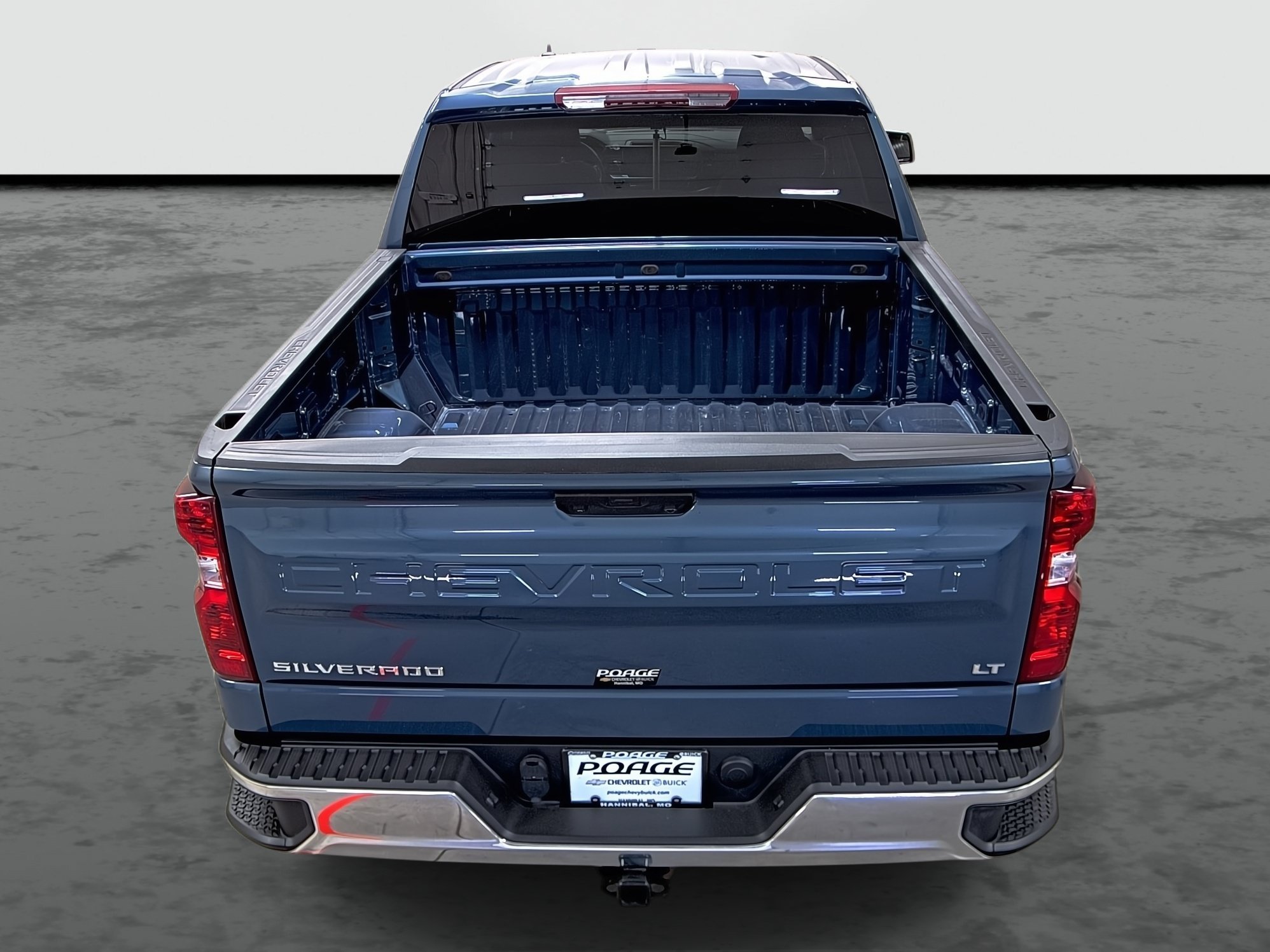 Used 2024 Chevrolet Silverado 1500 LT AWD/4WD image 3