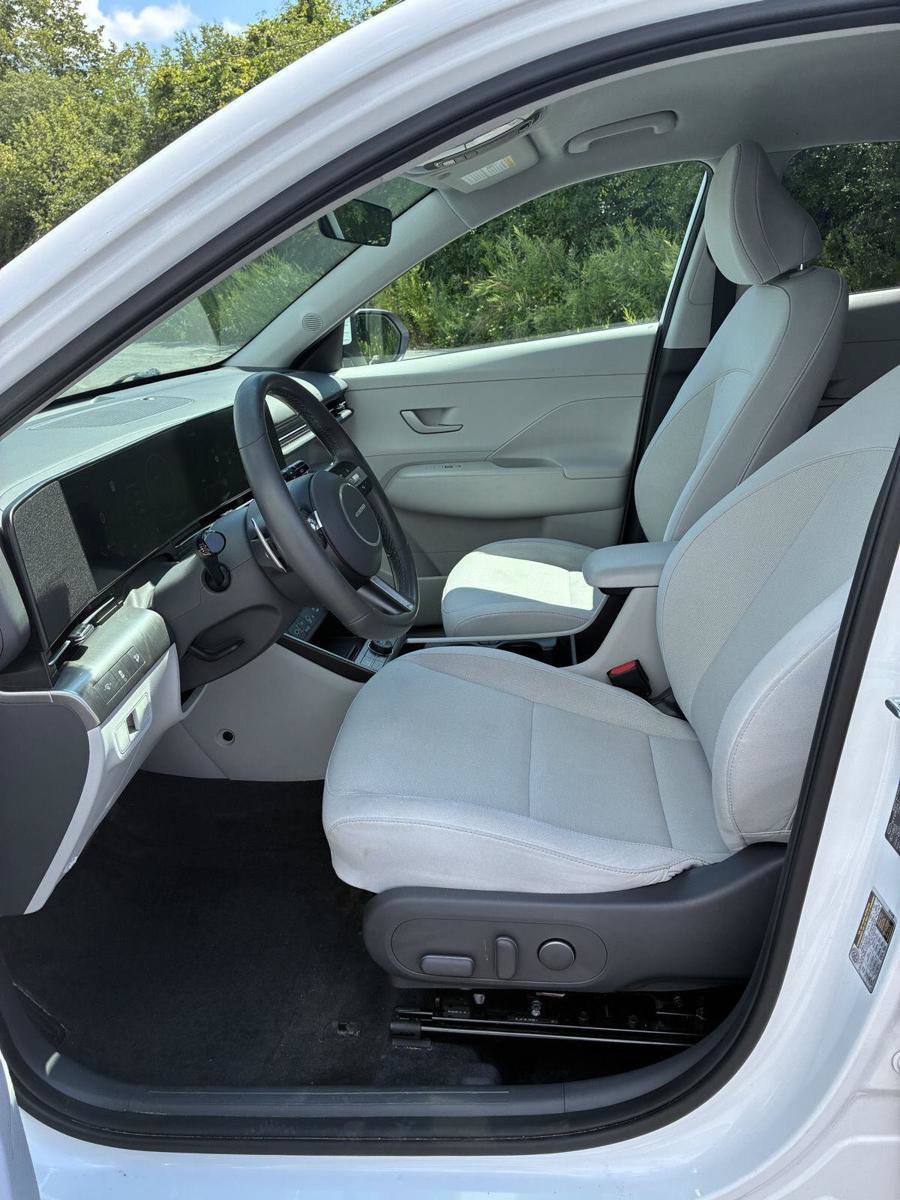 Used 2024 Hyundai Kona SEL w/ Convenience Package FWD image 14