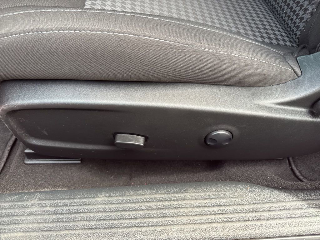 Used 2023 Dodge Challenger SXT w/ Blacktop Package image 15