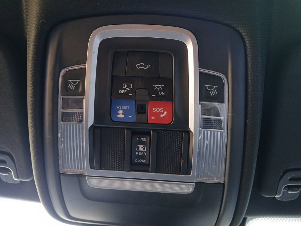 Used 2021 RAM 1500 Laramie w/ Sport Appearance Package AWD/4WD image 7