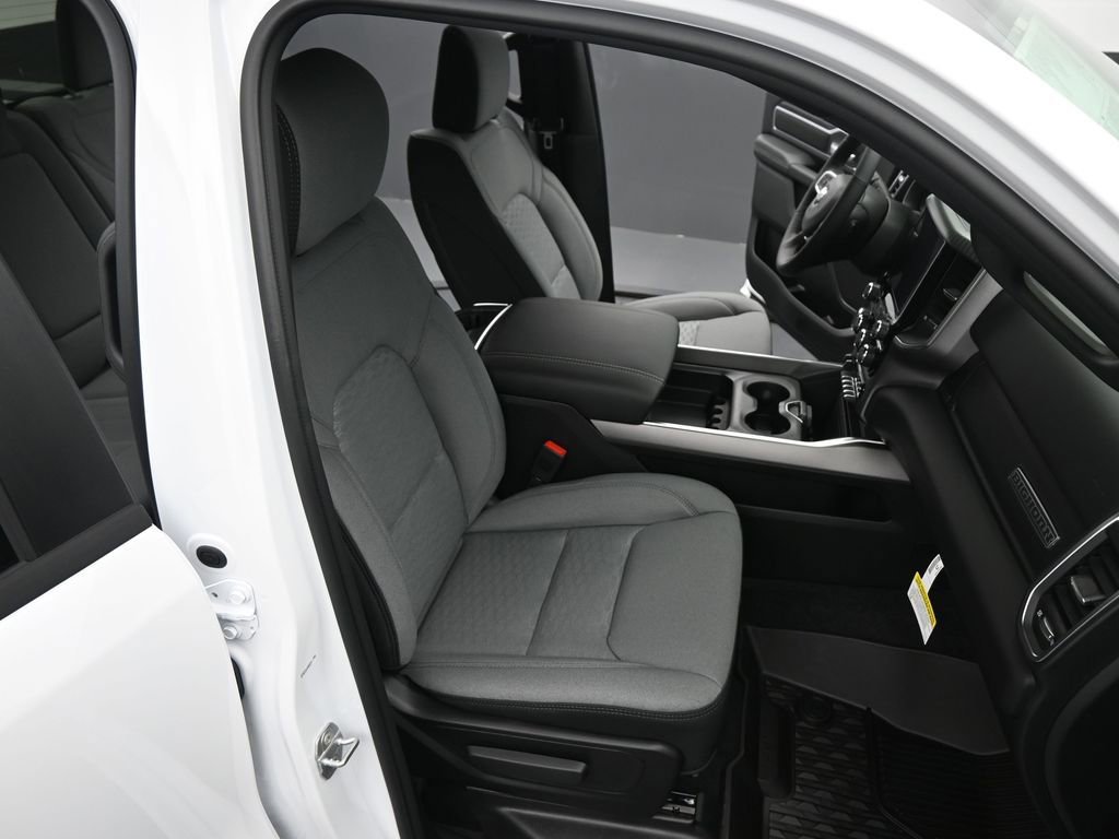 New 2026 RAM 1500 4x4 Crew Cab image 22