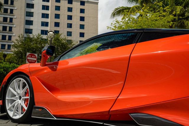 Used 2021 McLaren 765LT image 19