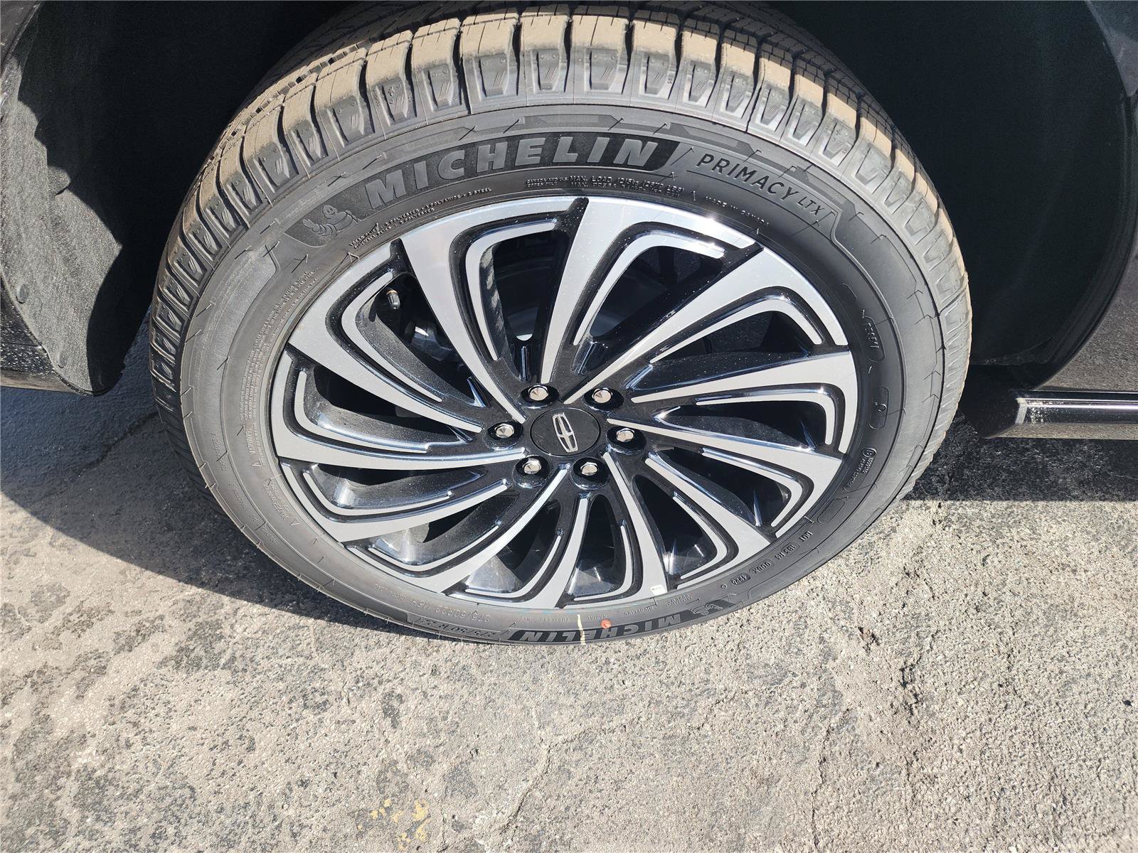 New 2025 Lincoln Navigator L Black Label AWD/4WD image 25