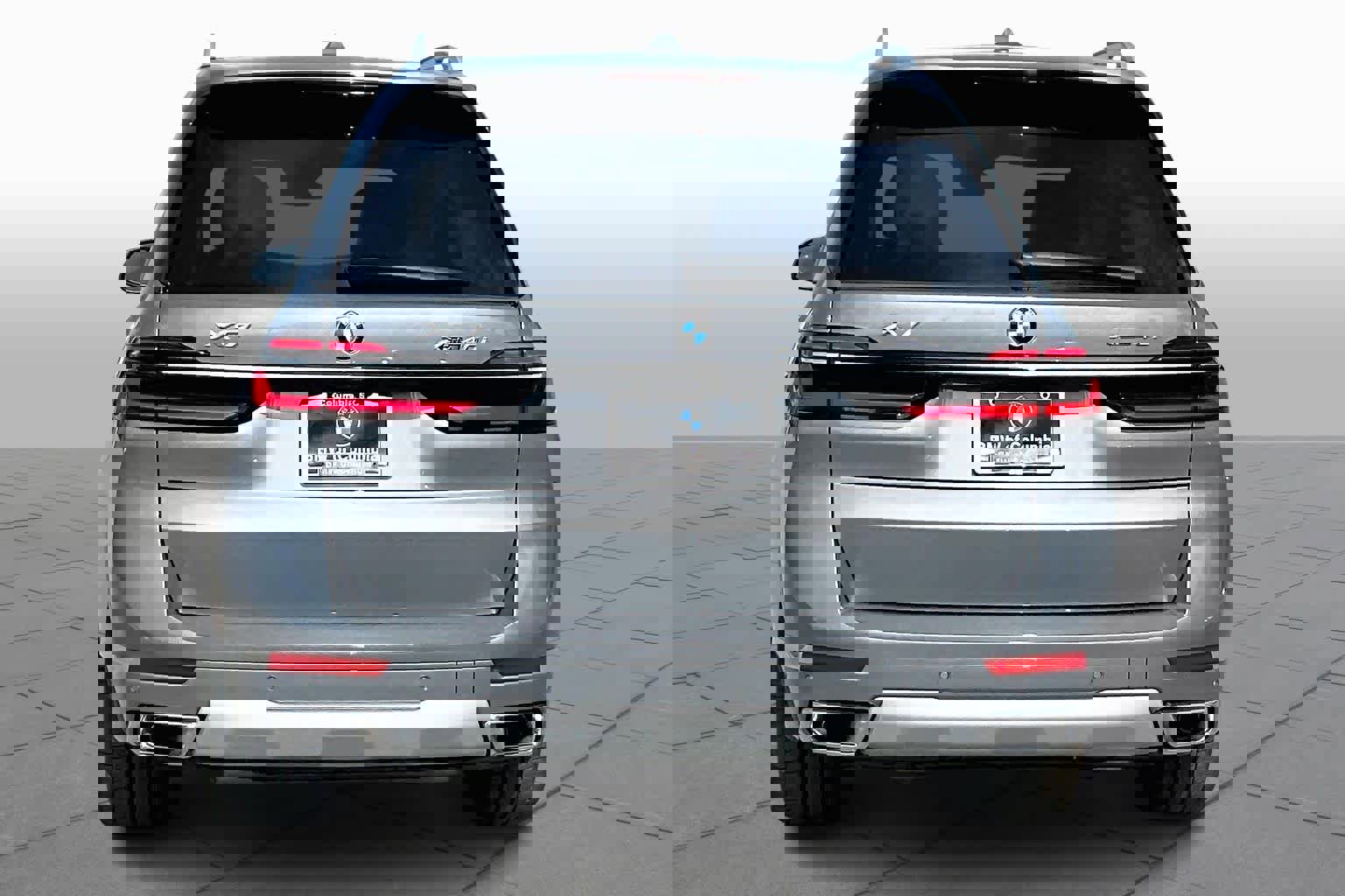 Used 2026 BMW X7 xDrive40i w/ Executive Package image 4