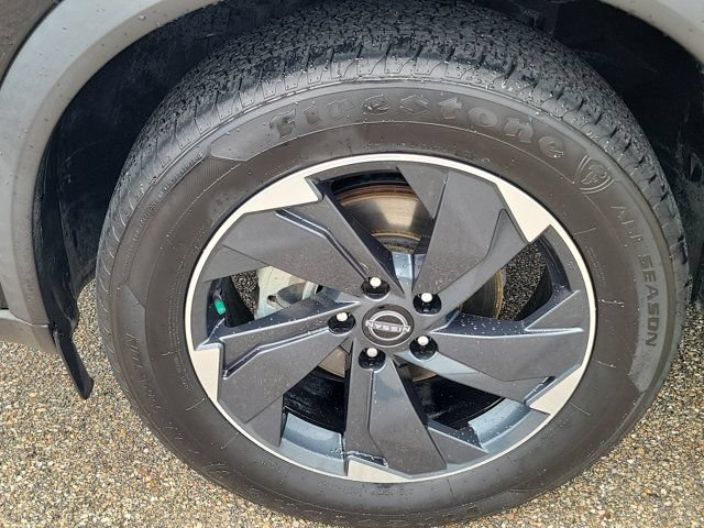 Certified 2024 Nissan Rogue SV AWD/4WD image 8