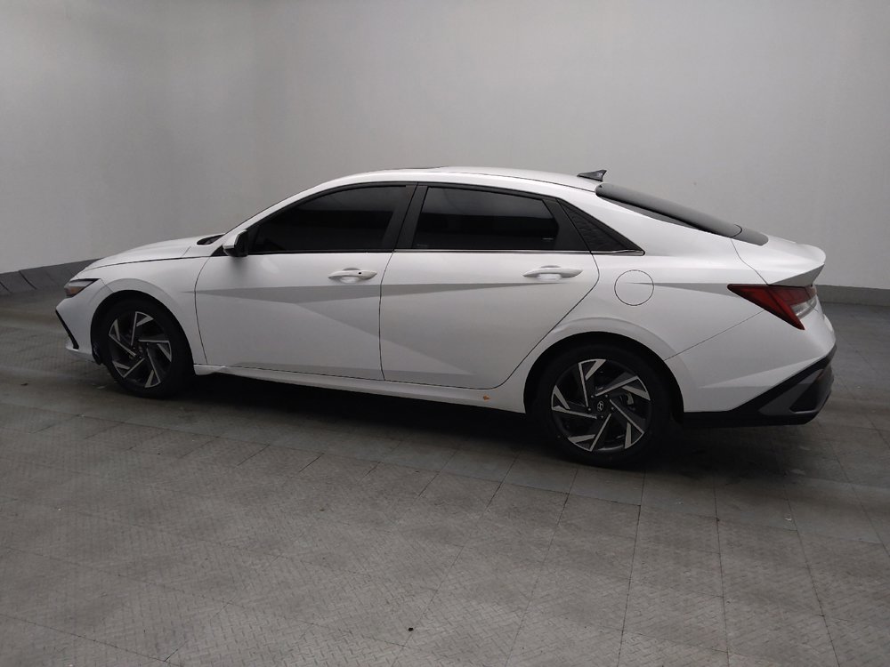 Used 2024 Hyundai Elantra SEL w/ Convenience Package FWD image 3