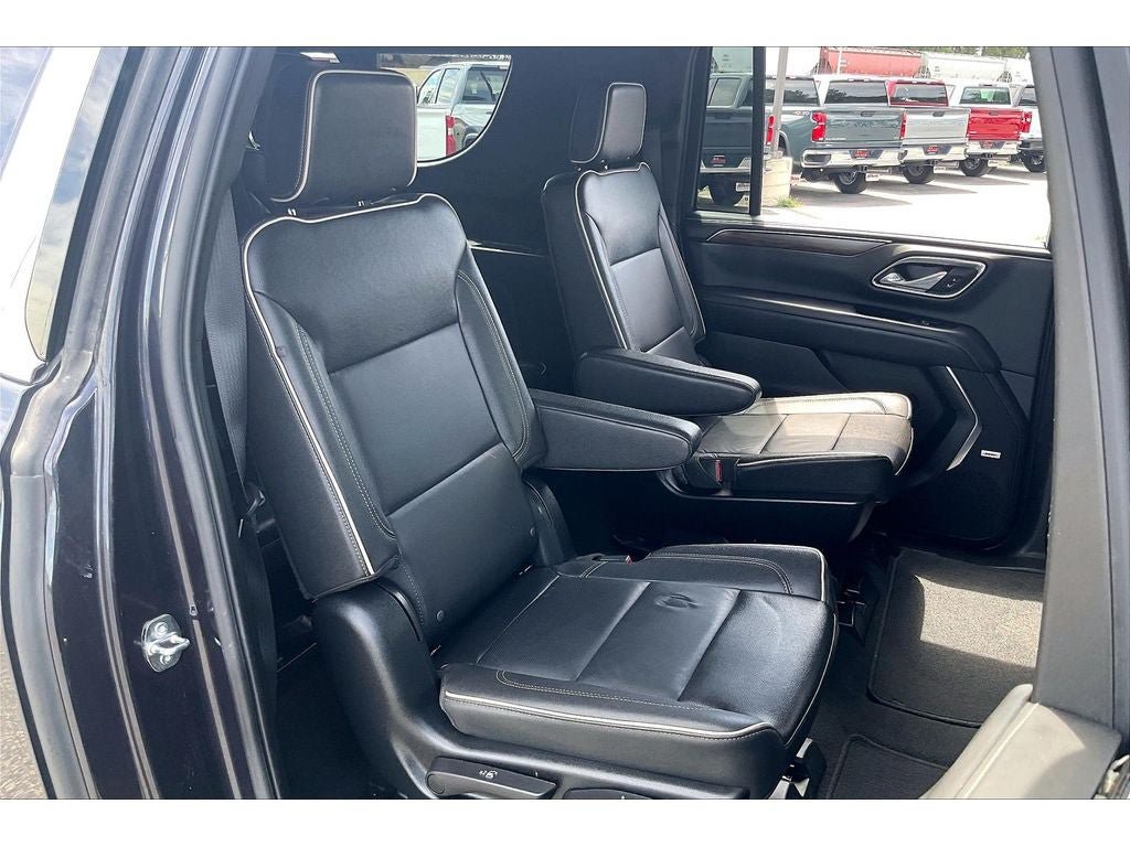 Used 2024 Chevrolet Suburban Premier w/ Max Trailering Package AWD/4WD image 29