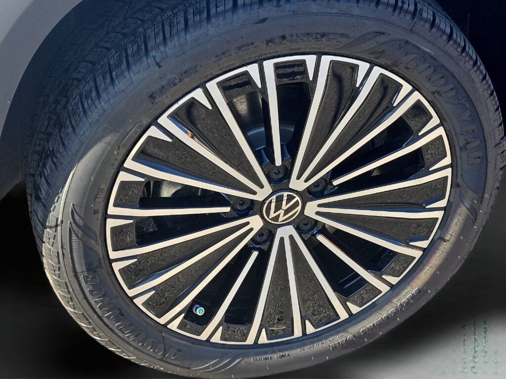 New 2026 Volkswagen Taos SE FWD image 8