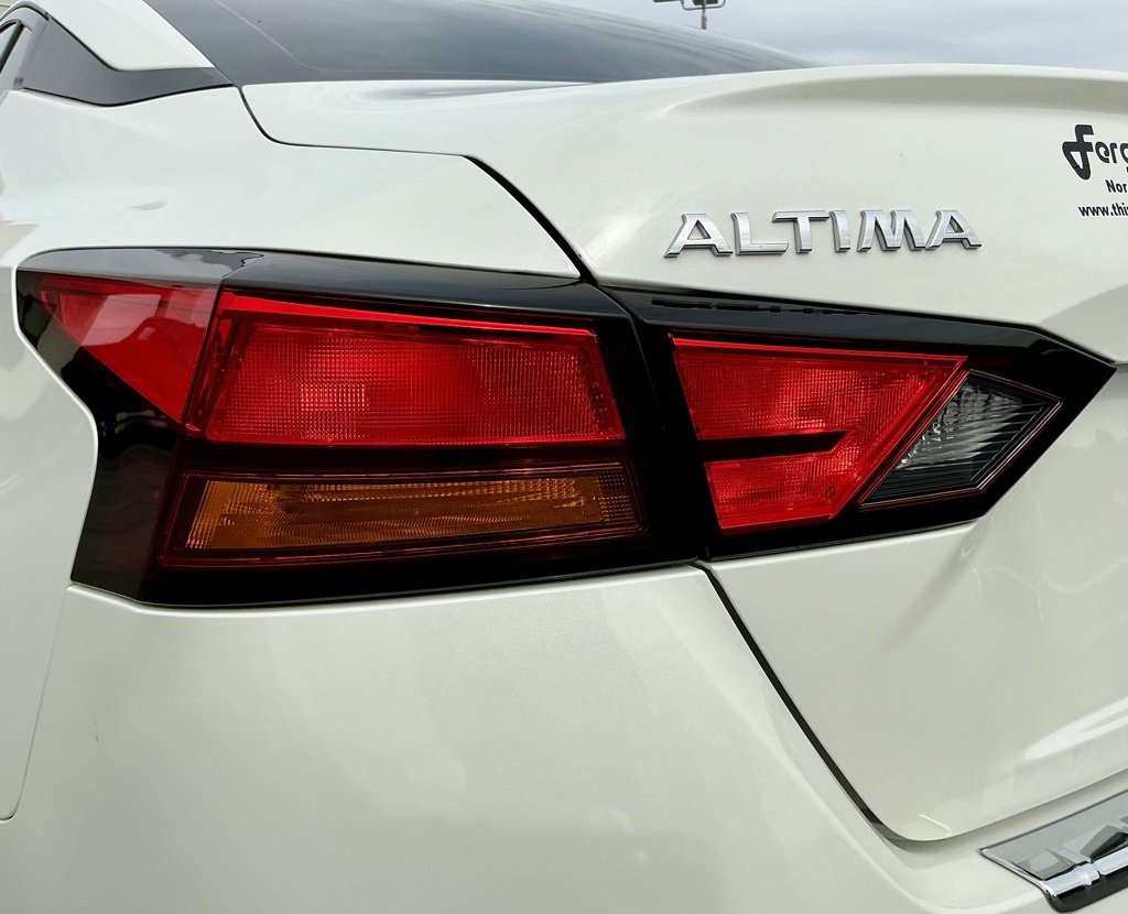 Used 2021 Nissan Altima 2.5 SR w/ SR Premium Package image 14